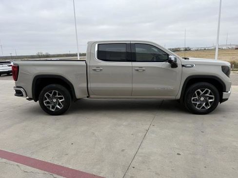 New 2026 GMC Sierra 1500 SLE w/ Preferred Package image 10