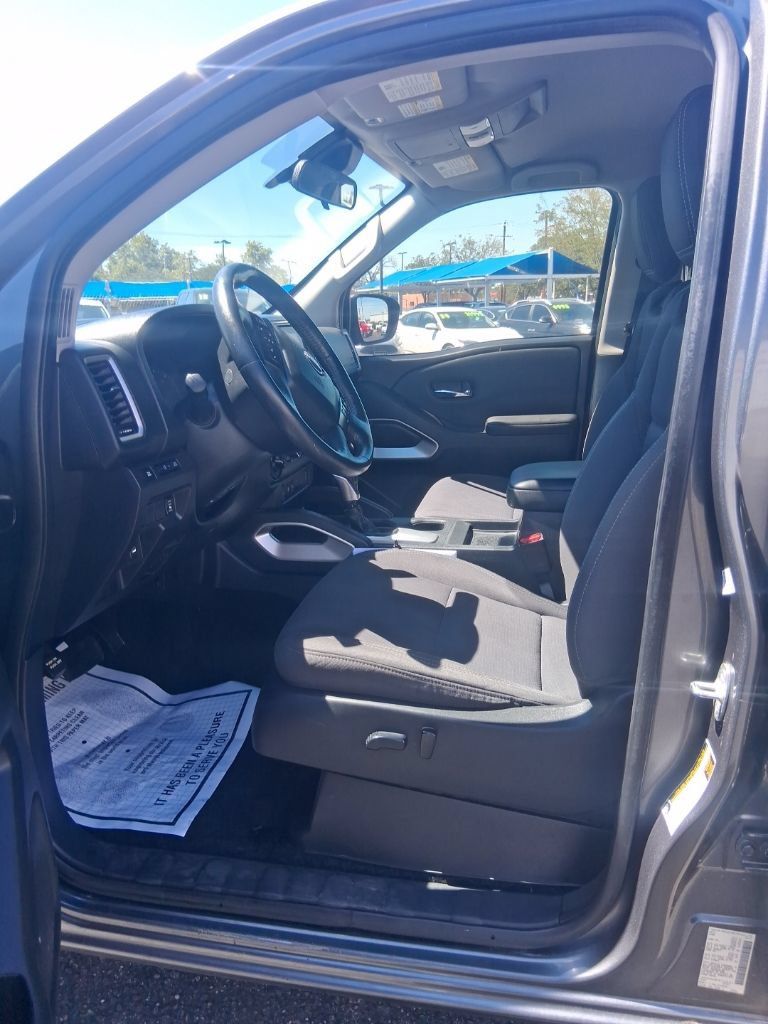 Used 2022 Nissan Frontier SV AWD/4WD image 11