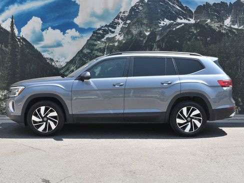 Used 2025 Volkswagen Atlas SE AWD/4WD image 7