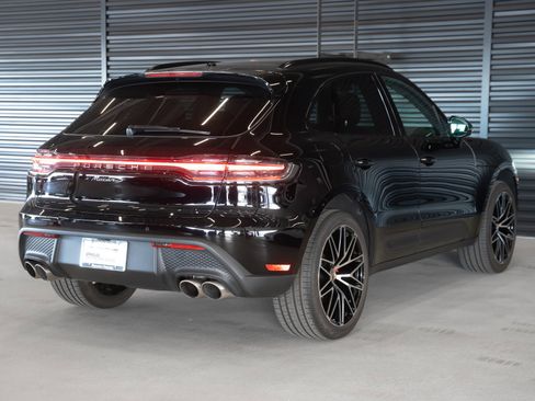 Certified 2025 Porsche Macan S image 10