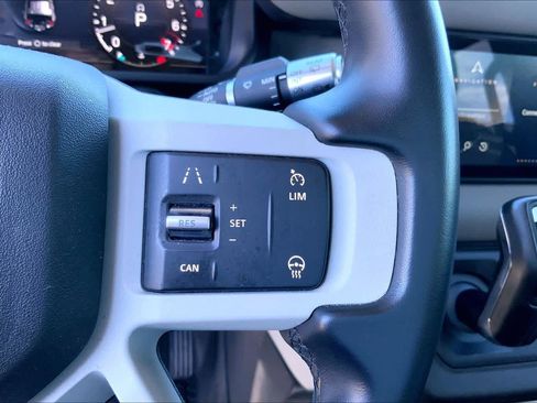 Used 2021 Land Rover Defender 110 SE image 22