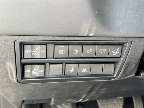 Used 2024 Toyota Tundra Platinum image 33