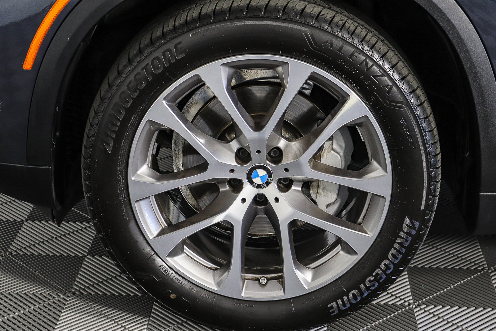 Used 2022 BMW X5 xDrive40i w/ Premium Package AWD/4WD image 11