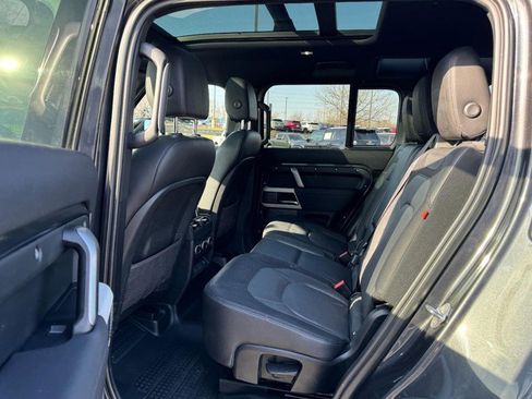 Used 2023 Land Rover Defender 110 X-Dynamic SE image 10