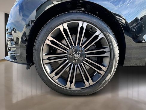 New 2026 Land Rover Range Rover Velar Dynamic SE image 13