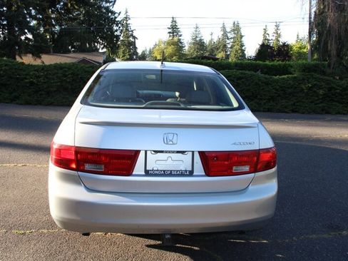 Used 2005 Honda Accord Hybrid Sedan image 9