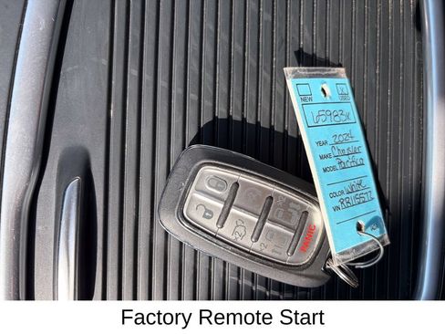 Used 2024 Chrysler Pacifica Touring-L FWD image 33