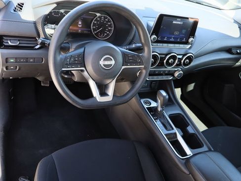 Used 2024 Nissan Sentra SV FWD image 11