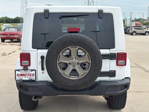 Used 2018 Jeep Wrangler Sport AWD/4WD image 7