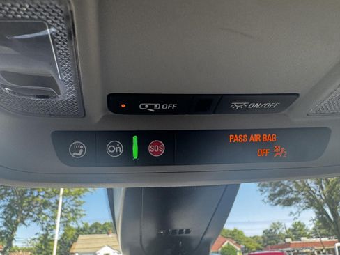 Certified 2025 Chevrolet Blazer LT AWD/4WD image 33