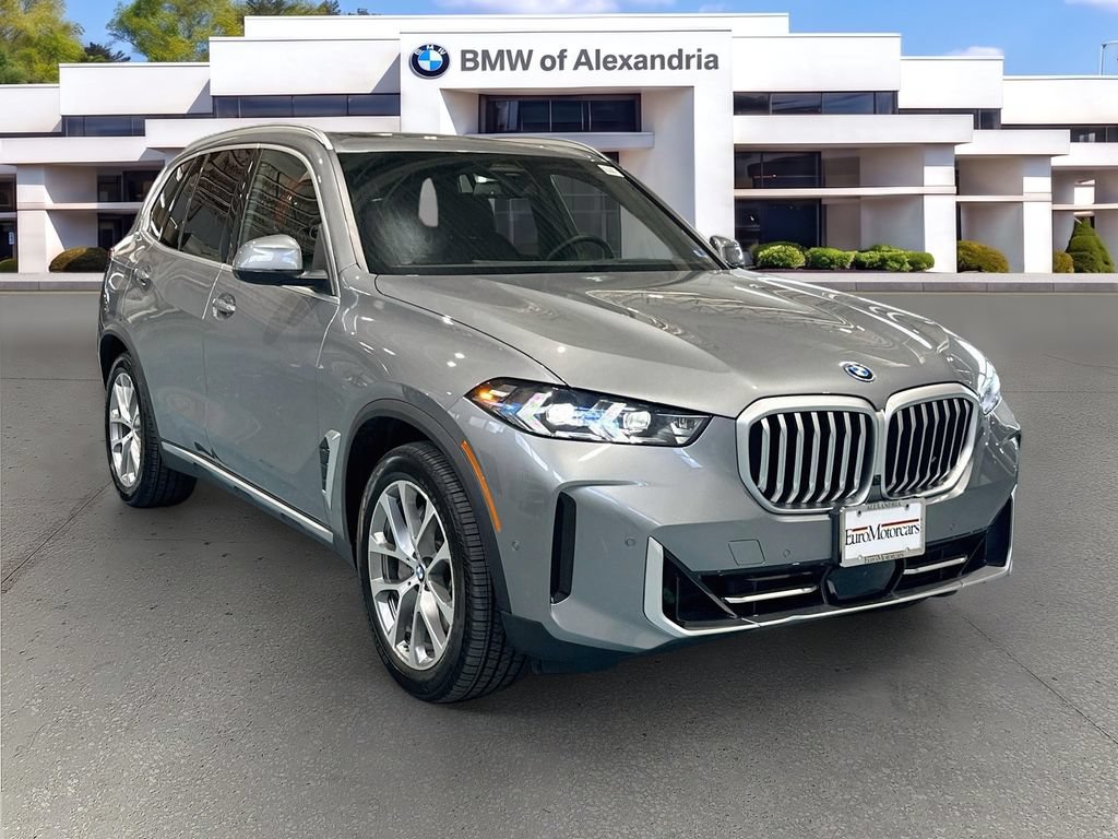 Used 2026 BMW X5 xDrive50e w/ Executive Package AWD/4WD image 3