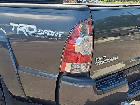 Used 2015 Toyota Tacoma PreRunner w/ TRD Sport Package image 32