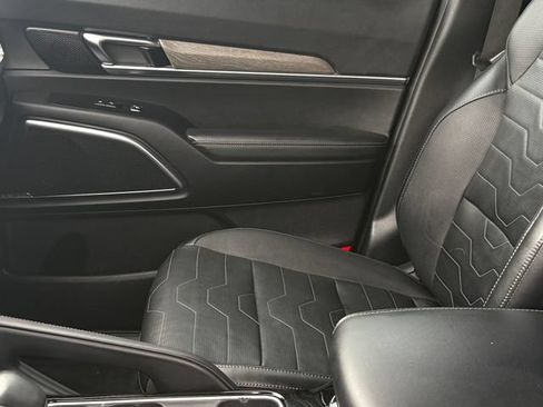 Used 2022 Kia Telluride SX w/ SX Prestige Package AWD/4WD image 11