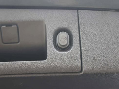 Used 2018 Chevrolet Suburban Premier w/ Max Trailering Package image 28