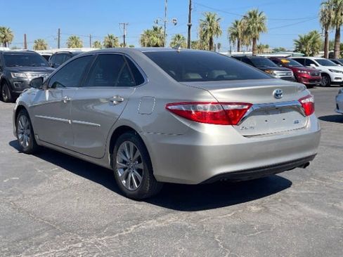 Used 2017 Toyota Camry XLE w/ Moonroof Package FWD image 5
