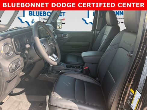 Used 2024 Jeep Wrangler Unlimited Sahara w/ Technology Group AWD/4WD image 11