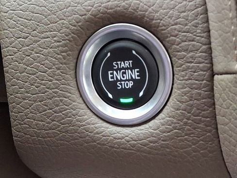 Used 2023 GMC Yukon Denali image 32