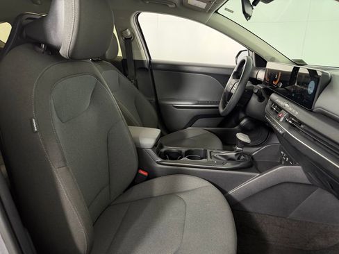 Used 2025 Kia K4 LXS image 30