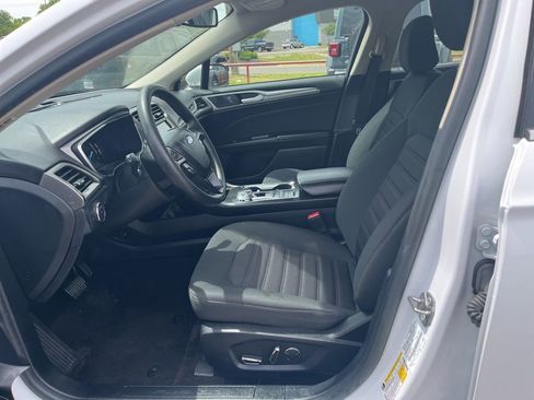 Used 2020 Ford Fusion SE FWD image 13
