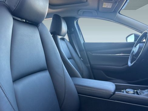 Used 2022 MAZDA MAZDA3 s image 30