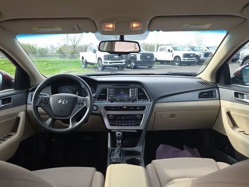 Used 2016 Hyundai Sonata SE image 17