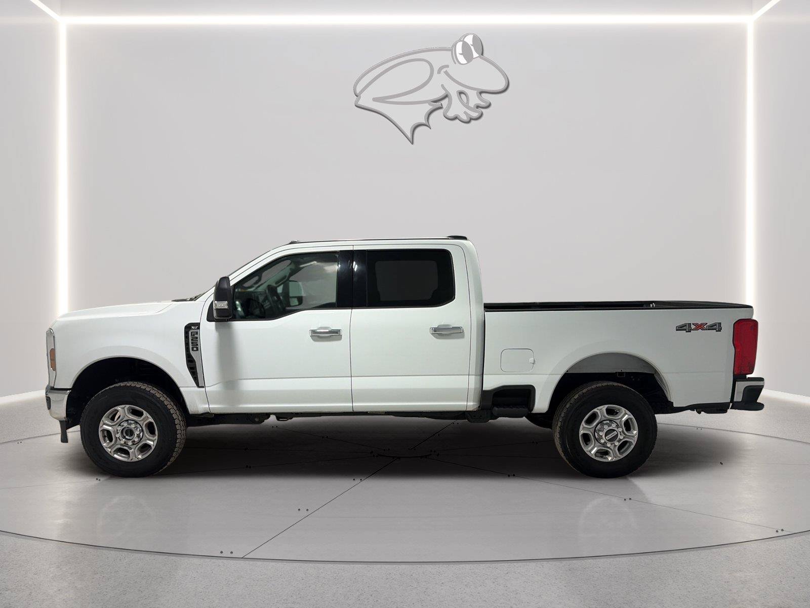 Used 2025 Ford F250 XLT w/ Snow Plow Prep Package AWD/4WD image 2