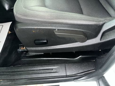 Used 2022 Chevrolet Colorado LT w/ Fleet Safety Package image 14