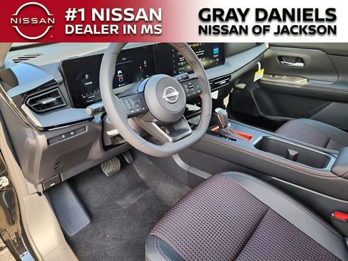 New 2025 Nissan Kicks SR w/ SR Premium Package AWD/4WD image 10