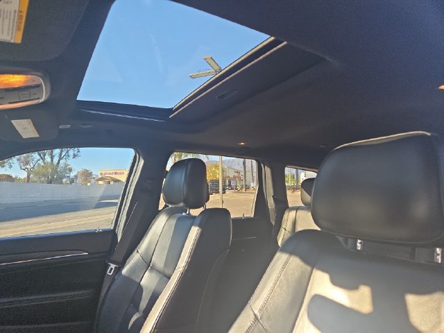 Used 2020 Jeep Grand Cherokee Limited AWD/4WD image 4
