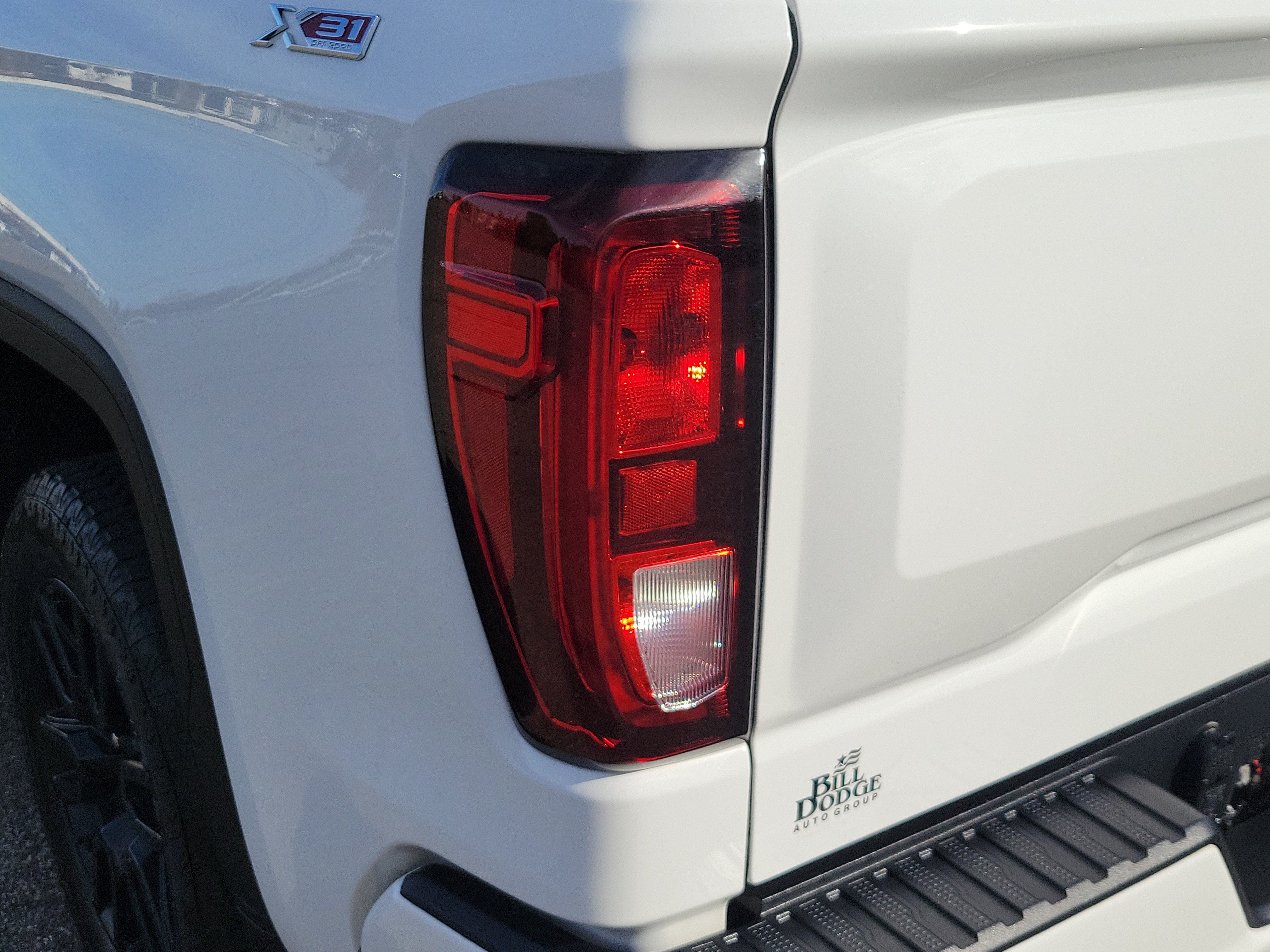Used 2025 GMC Sierra 1500 Elevation w/ X31 Off-Road Package AWD/4WD image 11