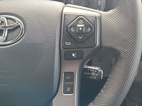 Used 2020 Toyota Tacoma TRD Off-Road image 37