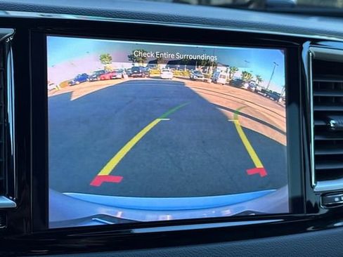 Used 2024 Chrysler Pacifica Touring-L image 24