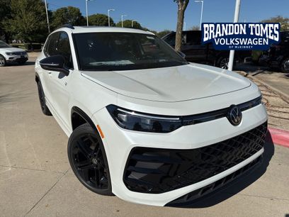 New 2025 Volkswagen Tiguan SE R-Line