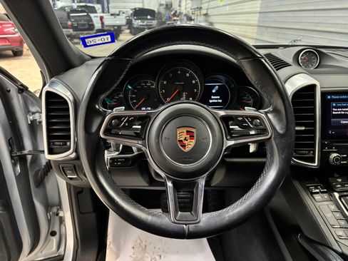 Used 2018 Porsche Cayenne AWD/4WD image 13