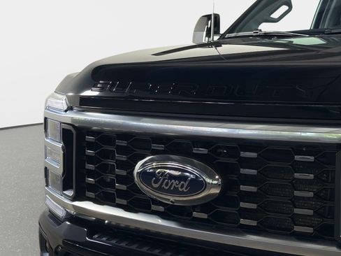 Used 2026 Ford F450 Platinum w/ FX4 Off-Road Package AWD/4WD image 12