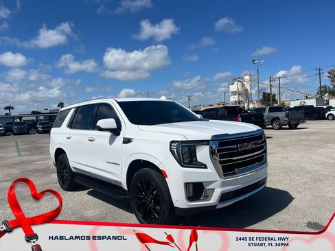 Certified 2024 GMC Yukon SLT w/ SLT Luxury Package image 2