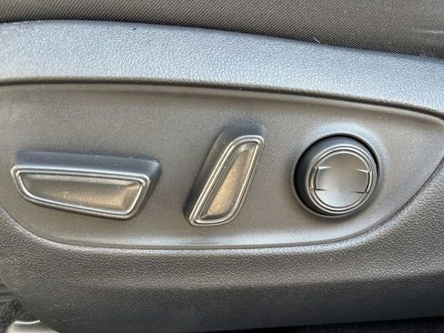 Used 2022 Toyota RAV4 XLE image 13