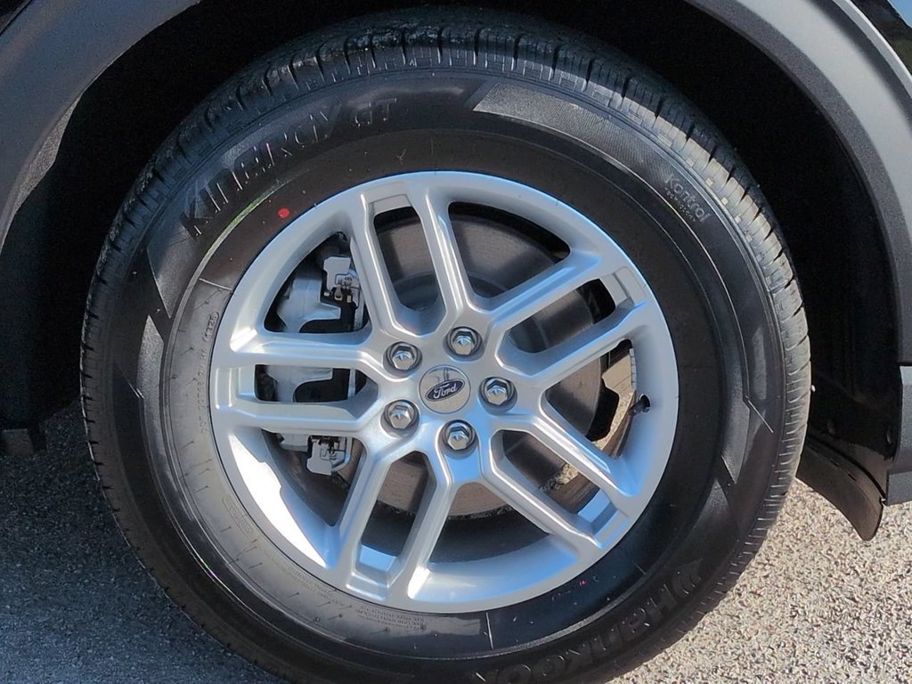 New 2026 Ford Explorer Active RWD image 11