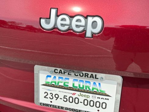 New 2025 Jeep Grand Cherokee L Laredo image 51