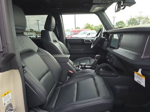 New 2025 Ford Bronco Badlands image 18