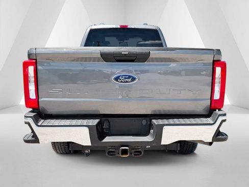 Used 2023 Ford F250 XLT AWD/4WD image 6