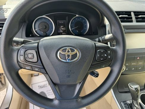 Used 2017 Toyota Camry LE FWD image 8
