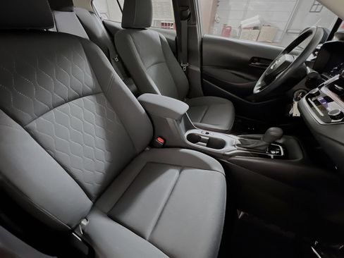 Used 2025 Toyota Corolla LE FWD image 30