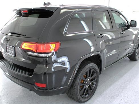 Used 2019 Jeep Grand Cherokee Altitude AWD/4WD image 9