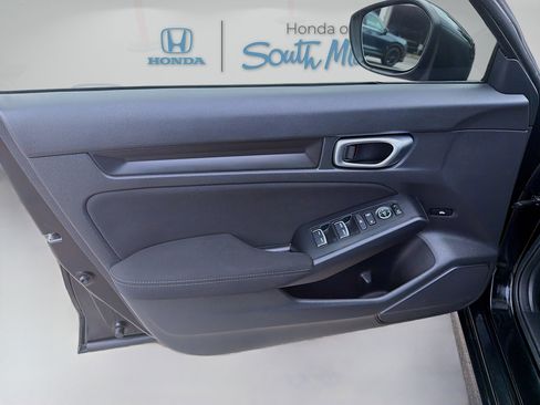 Used 2023 Honda Civic Sport image 19