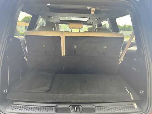 Certified 2025 Jeep Wagoneer Series III w/ Premium Group I AWD/4WD image 21