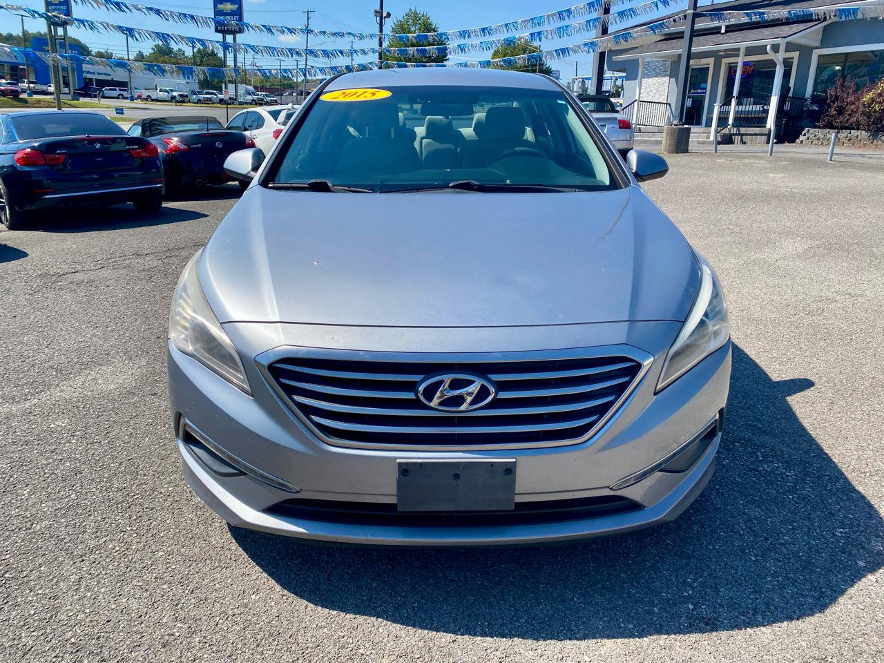 Used 2015 Hyundai Sonata SE FWD image 2