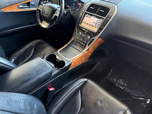Used 2019 Lincoln Nautilus Reserve AWD/4WD image 17