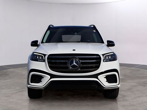 Used 2024 Mercedes-Benz GLS 450 4MATIC image 2