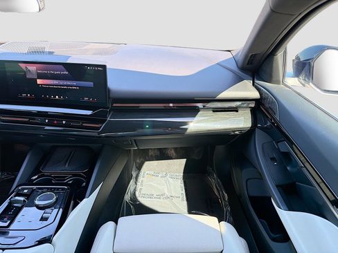 Used 2024 BMW 530i w/ Premium Package image 20